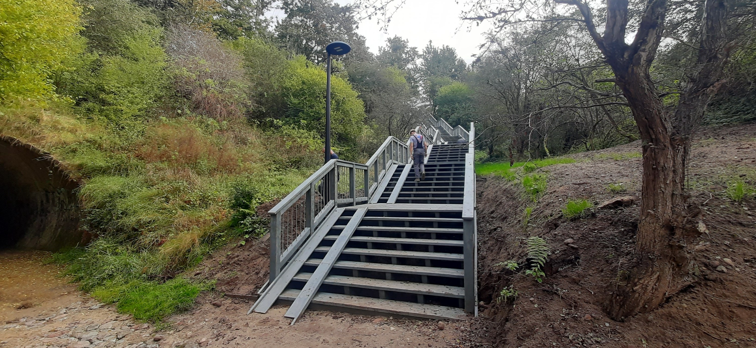 Nowe schody do wąwozu Rudnik